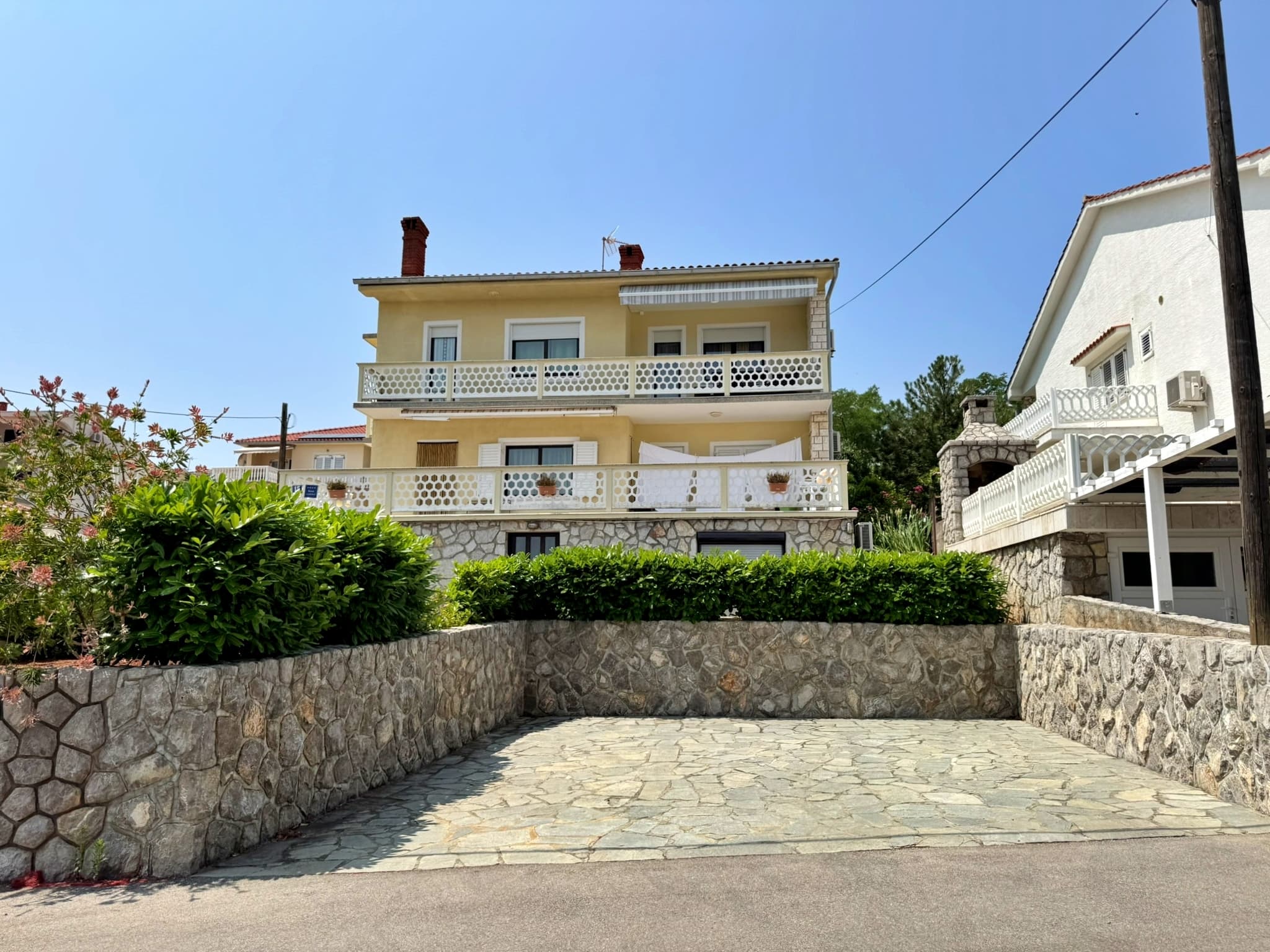 Apartments 197-152 - 2