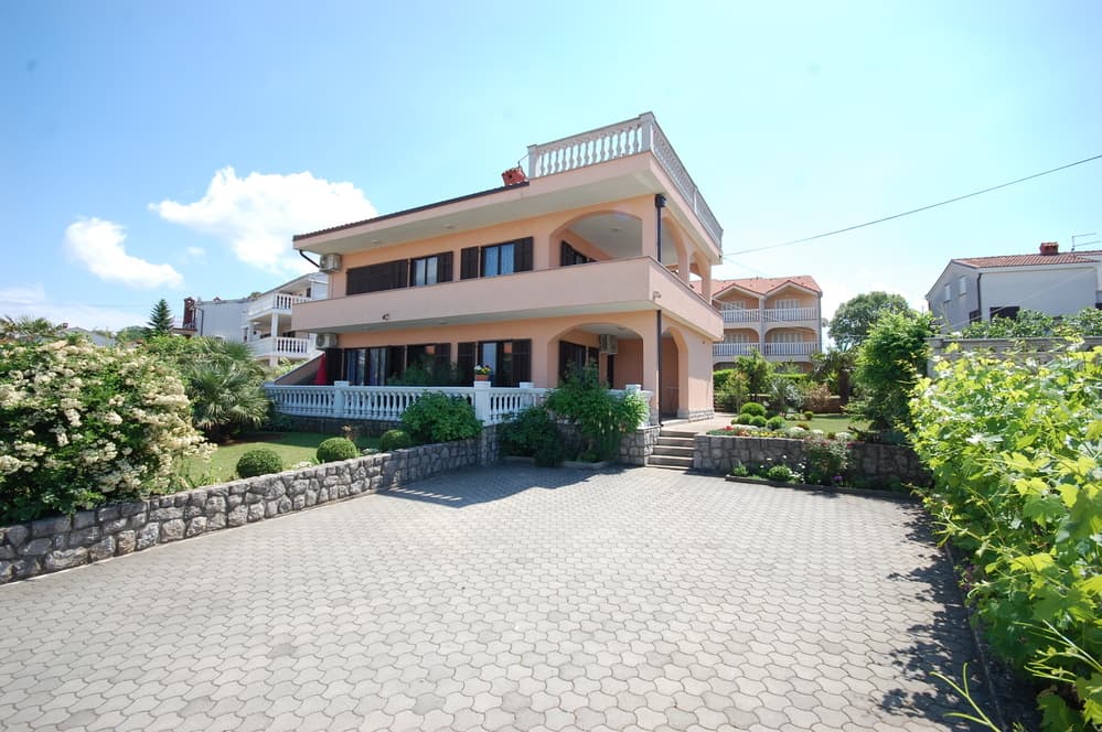 Apartments 400-124 - 2